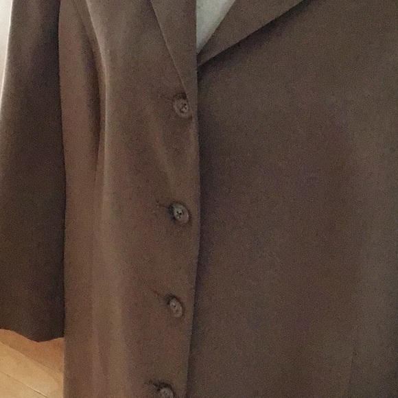 Midweight coat - Picture 3 of 9
